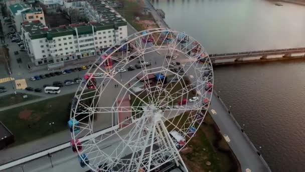 Survol de la grande roue, prise de vue aérienne — Video