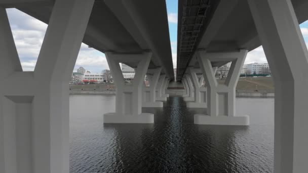 Construção de pontes rodoviárias, levantamento aéreo — Vídeo de Stock