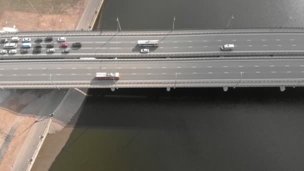 Road Bridge, luchtbeelden van een helikopter — Stockvideo