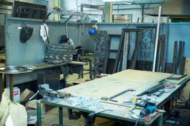 çelik kapı imalatı, metal kapıların kaynağı, üretim