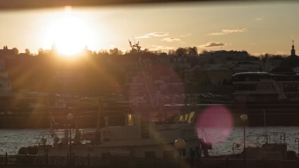 Речной порт на закате — стоковое видео