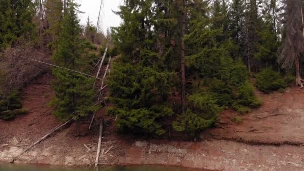 Nádherné jezero v kráteru s tyrkysovou vodou. Kopter. — Stock video