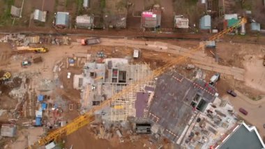 Bir konut yüksek katlı bina inşaatı. İhA'dan havadan çekim