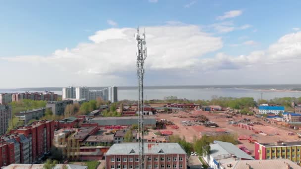 Torre delle Cellule. Ambiente urbano, edifici residenziali. Sparatoria aerea dal drone — Video Stock