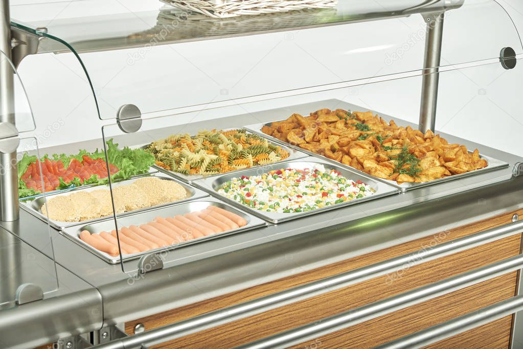 Showcase fridge for catering with cooked food