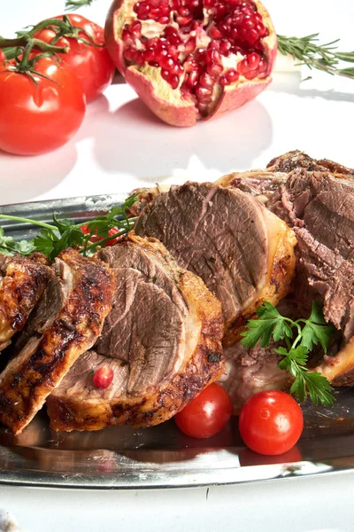 Slice of baked red meat. Beautiful serving dishes — Stock Photo, Image