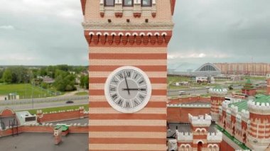 Yoshkar-Ola, Mari El, Rusya. Bruges Embankment kopyası Belçika 'nın Bruges şehrindeki dolgu malzemesinden..