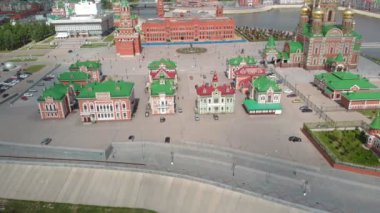 Yoshkar-Ola, Mari El, Rusya. Bruges Embankment kopyası Belçika 'nın Bruges şehrindeki dolgu malzemesinden..