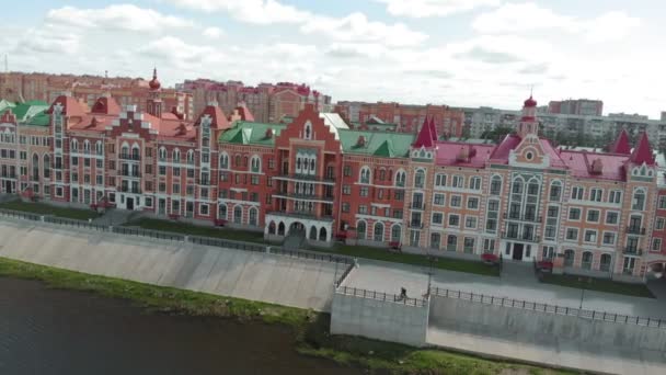 Yoshkar-Ola, Mari El, Rusya. Bruges Embankment kopyası Belçika 'nın Bruges şehrindeki dolgu malzemesinden.. — Stok video