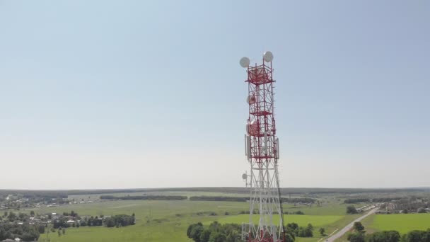 Torre Celular. Comunicações municipais. Disparo aéreo — Vídeo de Stock