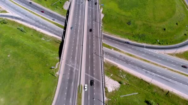 고속도로, 인터체인지. 공중 촬영 — 비디오