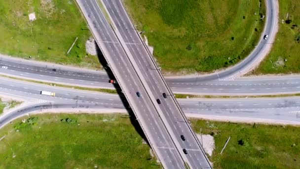 Autopista, intercambio. Disparo aéreo — Vídeos de Stock