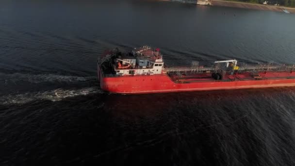 Cargo barge on the river in summer — Stock Video