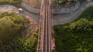 Dağ nehri. Havadan Video Çekimi