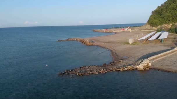 Plage, camping-car en bord de mer. Tournage vidéo aérien — Video