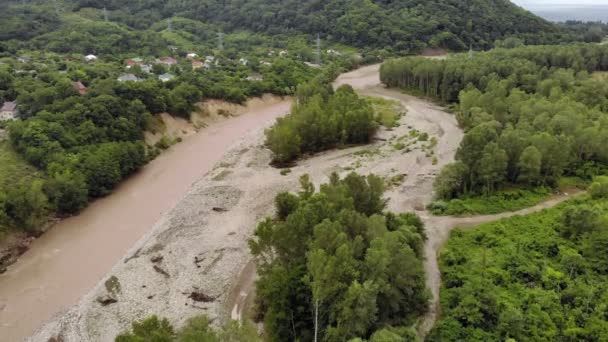 Rivière Mountain. Tournage Vidéo Aérienne 