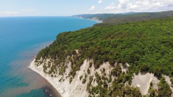 Bahía en el mar. Filmación aérea de vídeo — Vídeo de stock