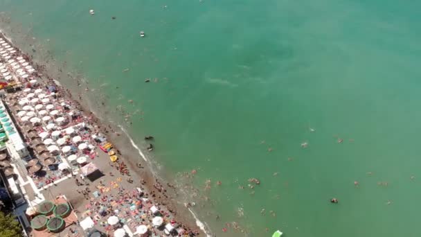 飞越海岸线。空中拍摄 — 图库视频影像