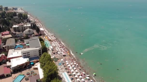 Flight over the coastline of the sea. Aerial shot — Stock Video