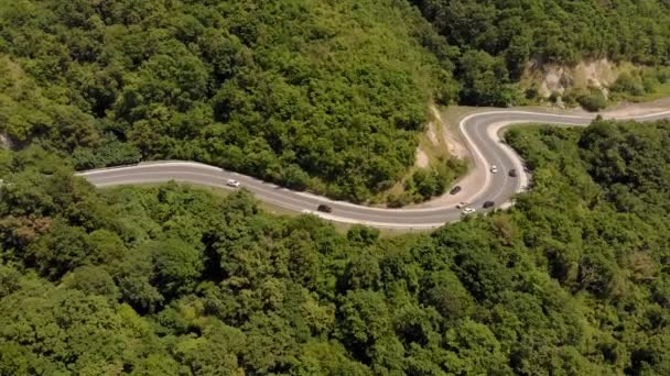 Serpentine in the mountains. Aerial shot — Stock Video