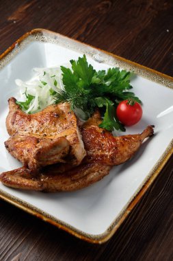 Izgara tavuk. restoran menüsü