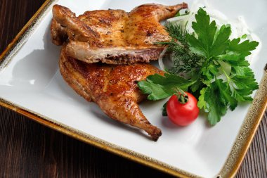 Izgara tavuk. restoran menüsü