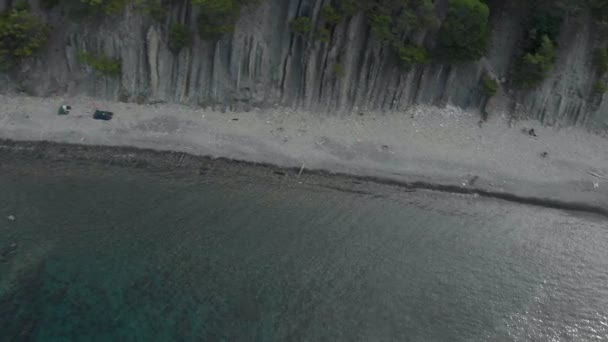 海の中の岩。航空写真 — ストック動画