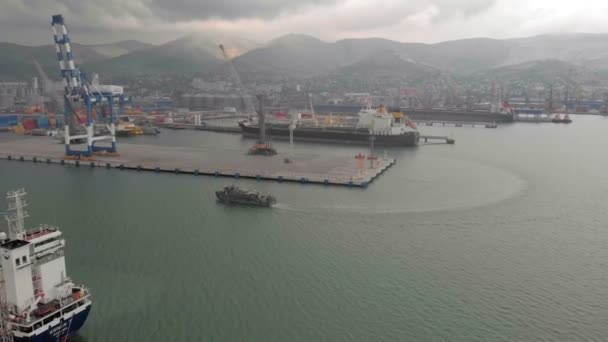 Cargo port at sea. Aerial shot — Stock Video