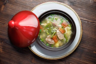 Sığır çorbası. Restoran menüsü