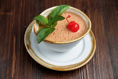 Çikolatalı tatlı mus . catering menüsü