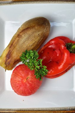 Farklı alkollü kokteyller. yemek menüsü