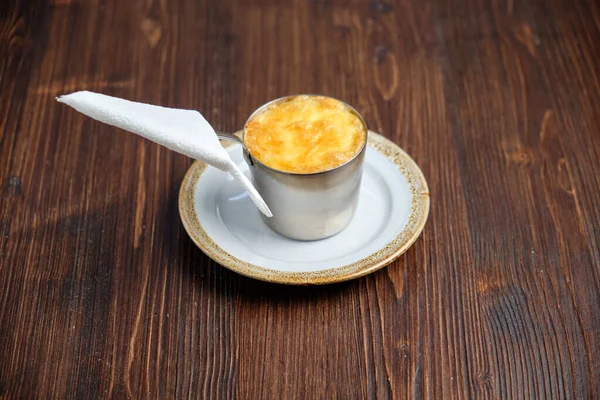 Güveçte Julienne. yemek menüsü