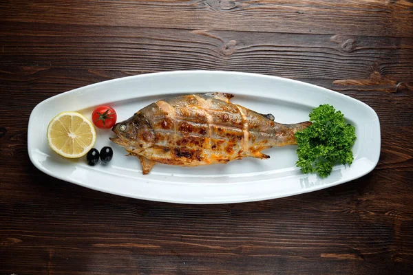 Fırında Dorado. yemek menüsü