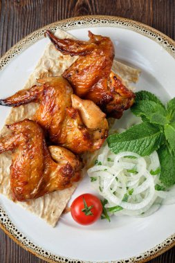 Izgara tavuk kanadı. yemek menüsü