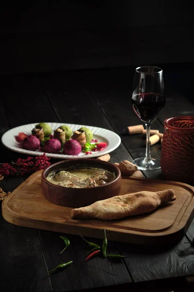 Sicivi ve sebze topları. yemek menüsü