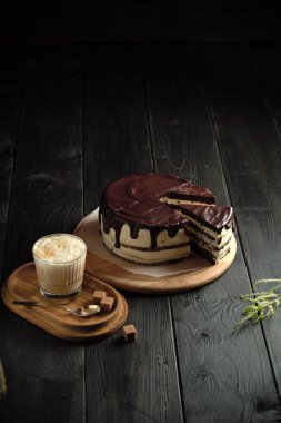 Tereyağlı çikolatalı pasta. yemek menüsü