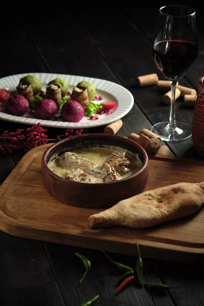 Sicivi ve sebze topları. yemek menüsü