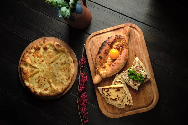 Adżariański khachapuri. menu cateringowe Zdjęcia Stockowe bez tantiem