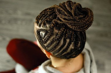 Afrika örgüler toplanan bir desen ile kuyruk 