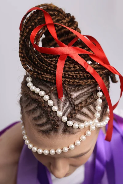 Estúdio Foto Fundo Branco Menina Com Penteado Exótico Close Textura — Fotografia de Stock