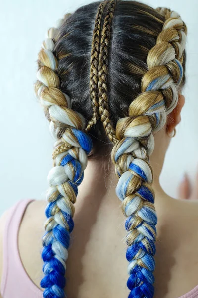 Creative Hairstyle Two Braids Vpoyeniem Blue Kanekalona — Stock Photo, Image