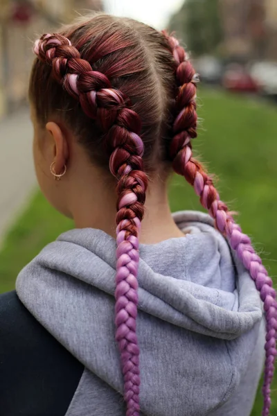 Deux Tresses Cheveux Colorés Tresses Boxe Travail Gros Plan Une — Photo