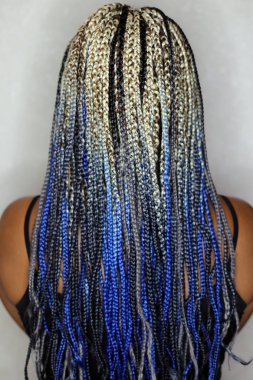 bir sürü beyaz bir arka planda kanekalon ombre Afrika pigtails