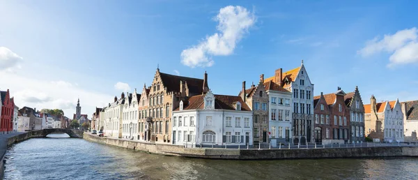 Cityscape Dari Bruges Kanal Yang Indah Dan Rumah Rumah Tradisional Stok Gambar