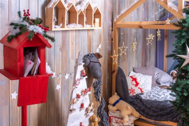 Noel şenlikli süsleri, Noel ev oda. Çocuk odası, yeni yıl