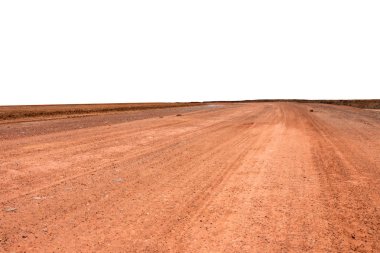 Beyaz arka plan toprak yolda.