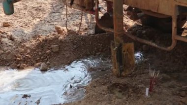 Yeraltı Suyu Kuyusu Sondaj makinesi. Kuraklık etkiler.