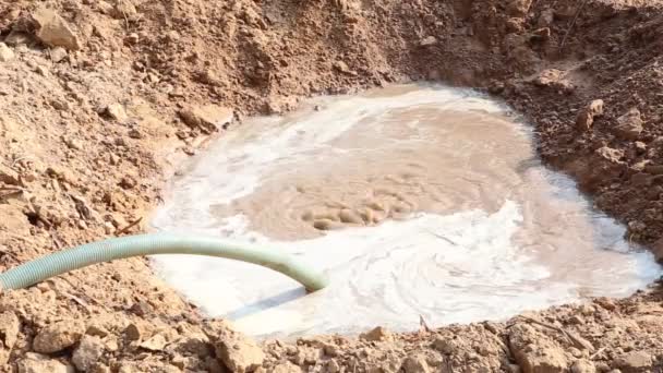 Grundwasserbrunnenbohrmaschine Dürre Wirkt Sich Aus — Stockvideo