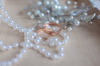 Altın Alyans, Mücevherat ve Gelin aksesuarları