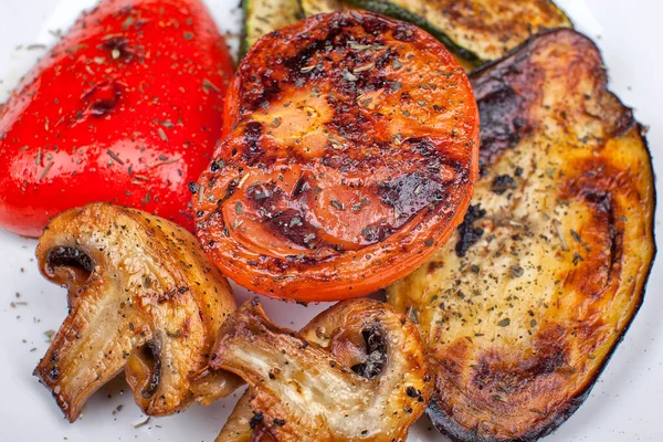 Grilled vegetables. Tomati, pepper, zucchini, eggplant grill — Stock Photo, Image